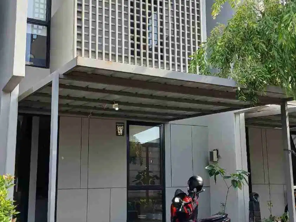 DISEWA RUMAH 2 LANTAI FULL FURNISHED GRAND WISATA BEKASI DEKAT MALL & TOL