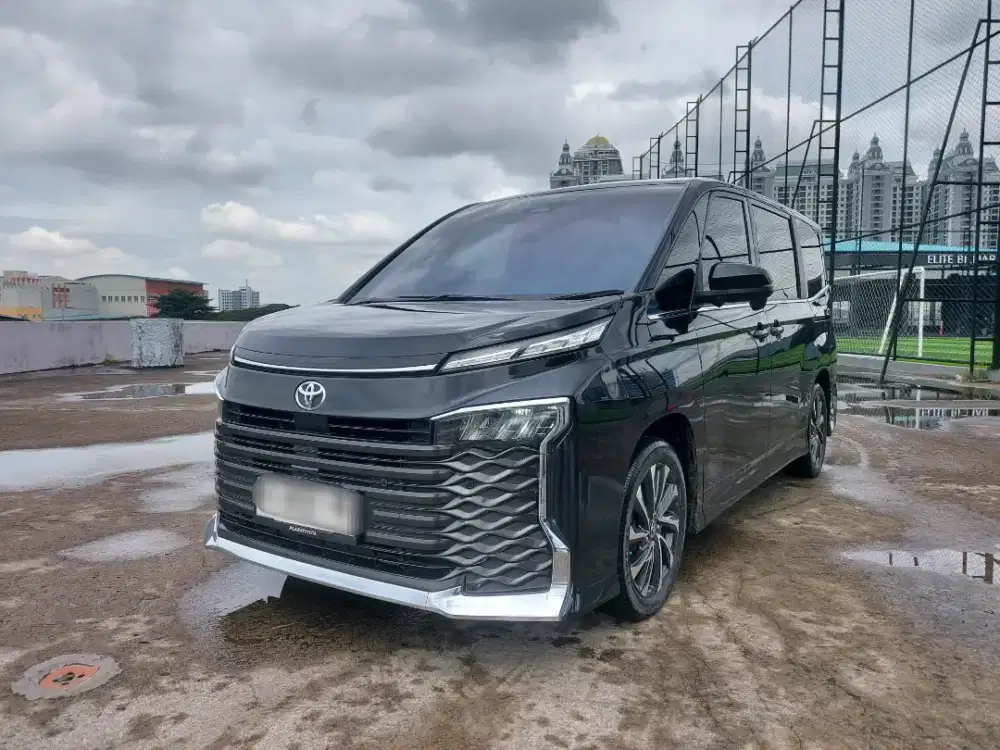 Full Ori_ Toyota Voxy 2.0 AT 2023 Hitam