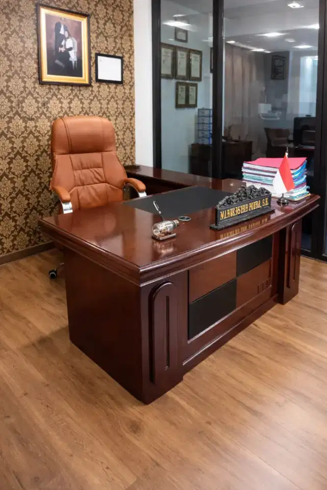 Meja Direktur Letter L