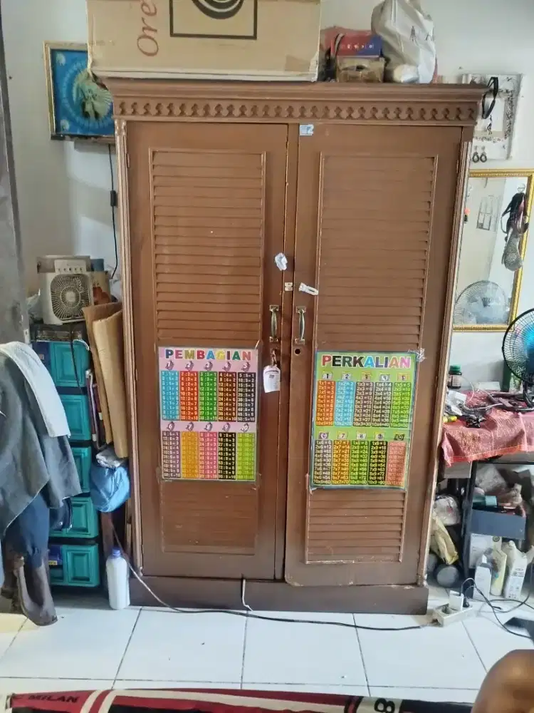Jual Cepat - Lemari Pakaian + Lemari Alumunium Kaca