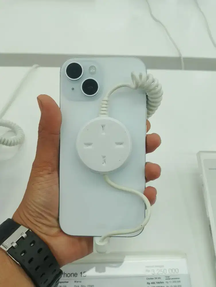 iPhone 15 Basic bisa cicilan