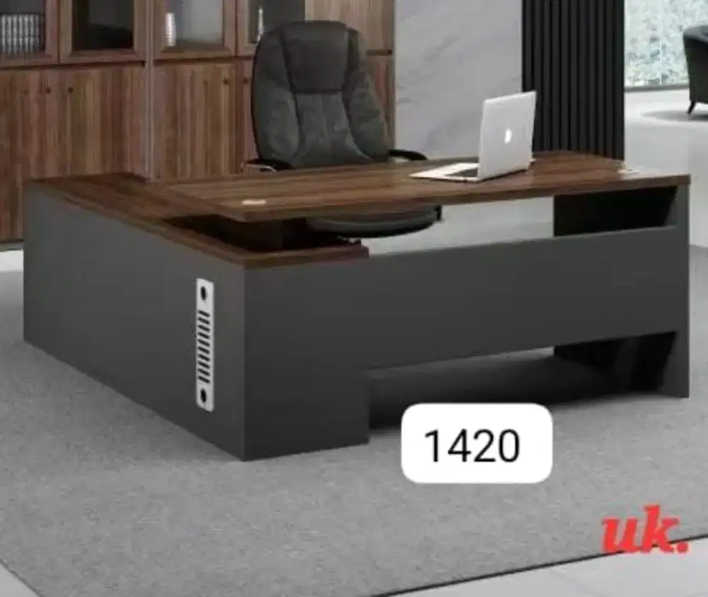 Meja Manager Letter L