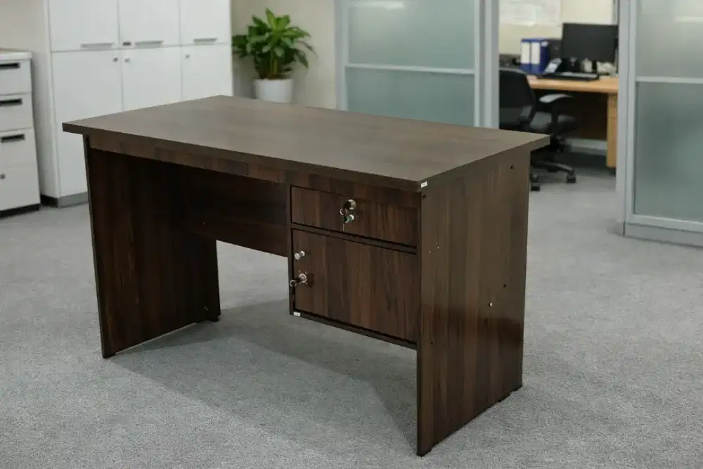 Meja kantor 1/2 biro Spica