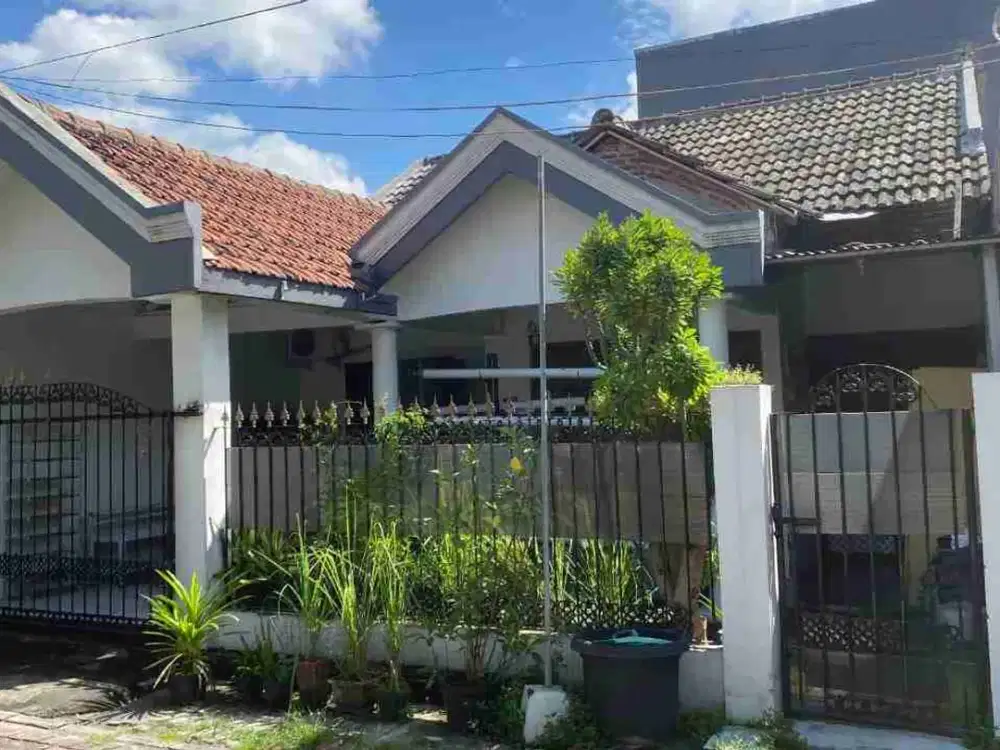 Rumah 1,5 Lt dekat kampus UNESA Ketintang siap huni dijual cepat