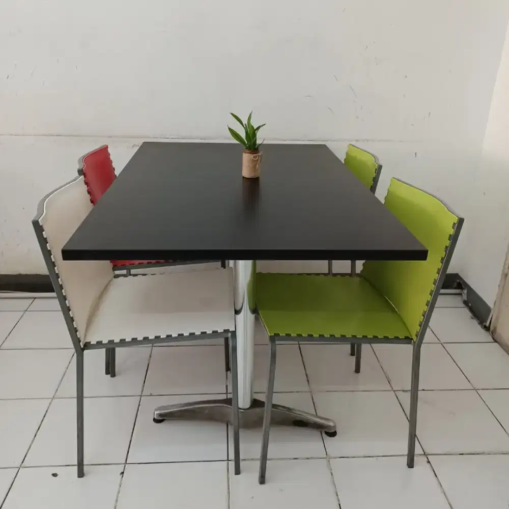 Meja Kursi Restoran (Rumah Makan)