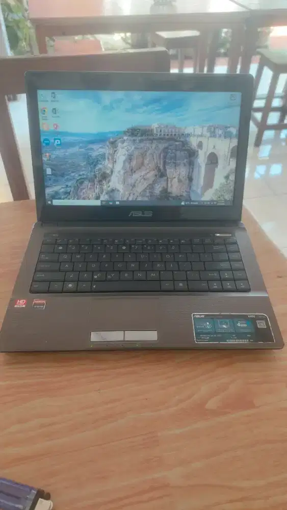 Laptop Asus E350