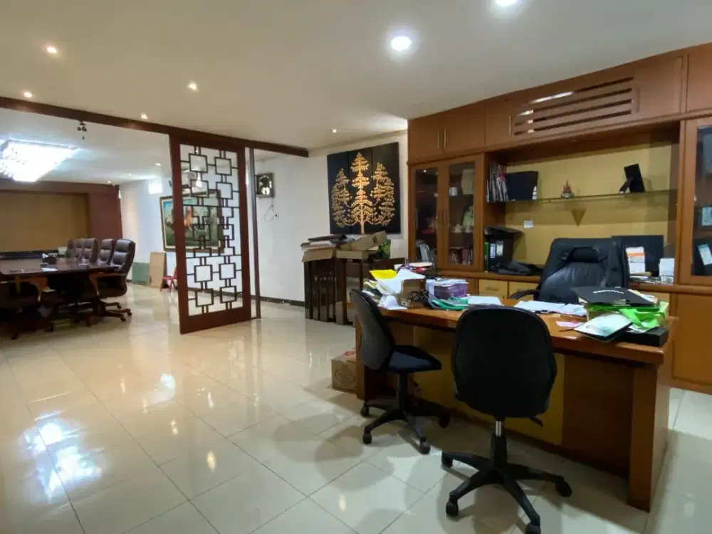 RUANG USAHA LUAS STRATEGIS 2 LANTAI SIAP PAKAI DI BUAH BATU BANDUNG