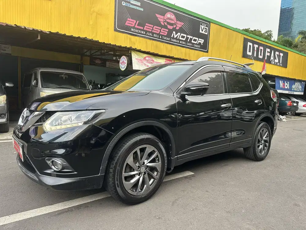 (Dp 5 jt)Nissan Xtrail  2.5 matic 2015 kondisi mesin body istimewa