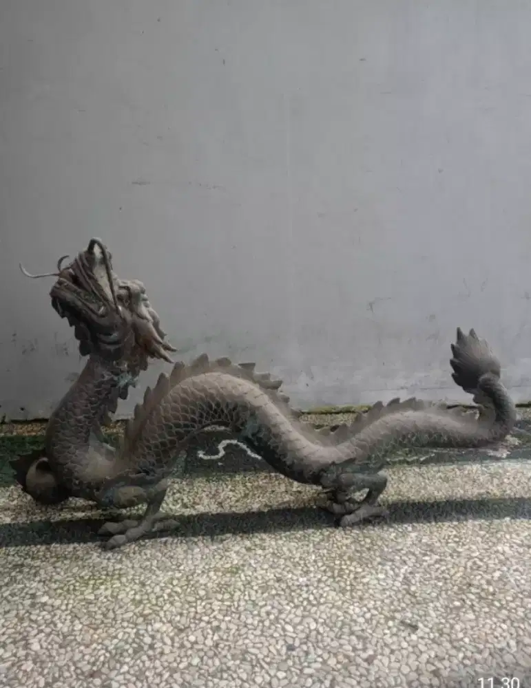 Patung Kuningan Ular Naga