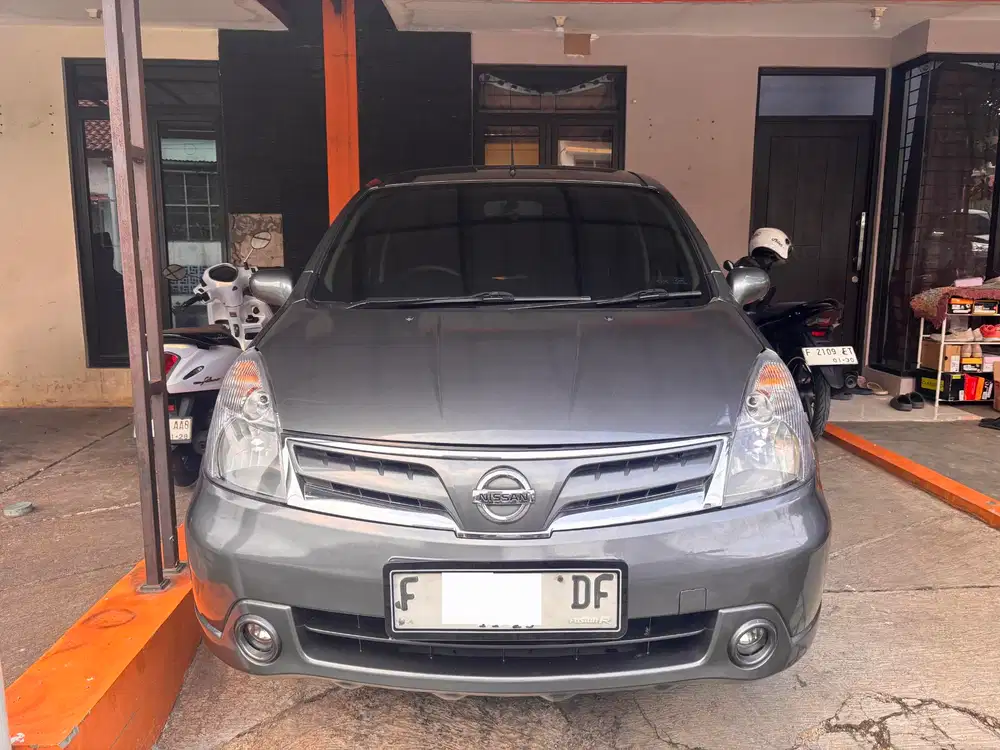 Nissan Grand livina 2012 Bensin