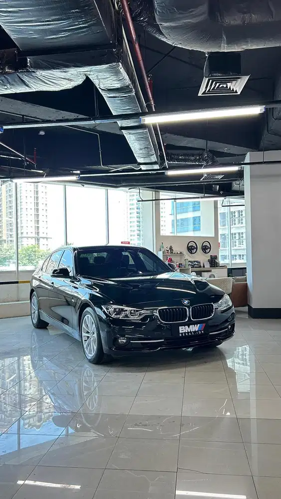 BMW 320i 2018 Sport Service record