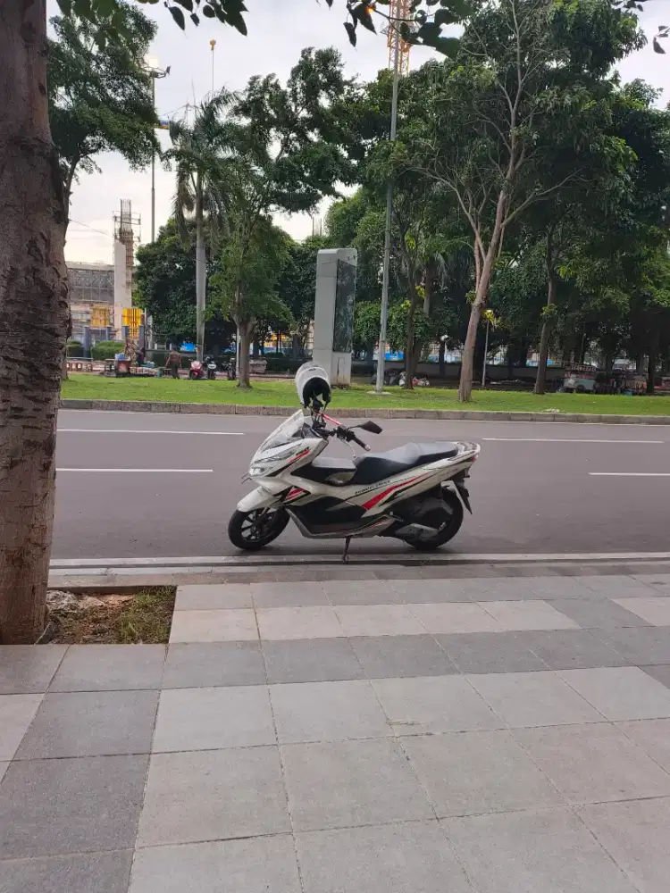 Dijual pcx putih 2018