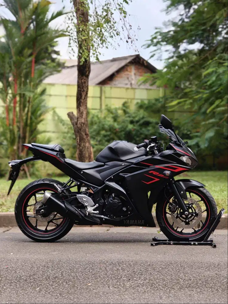 YAMAHA R25 V1 2017 HITAM KM 7K PAJAK PANJANG FULL MULUS