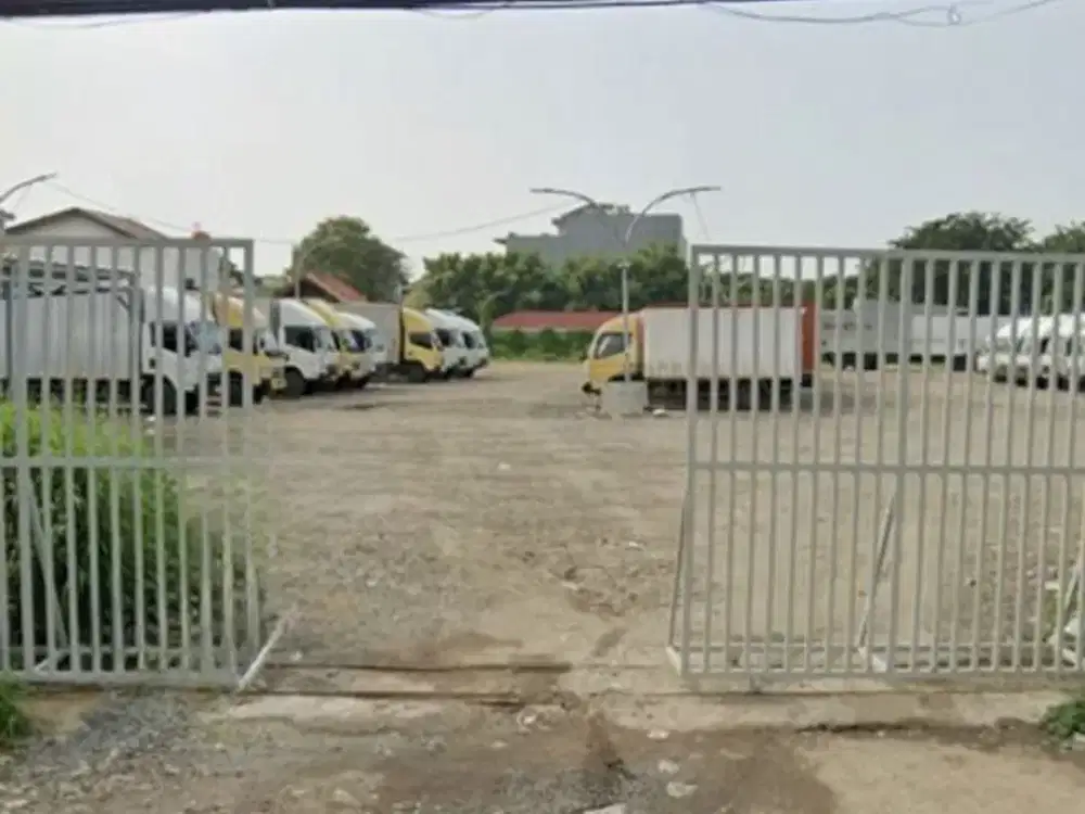 Dijual/Disewakan Tanah Padat Cocok Untuk  Pool alat Berat Atau Mobil Di Daan Mogot Jakarta Barat