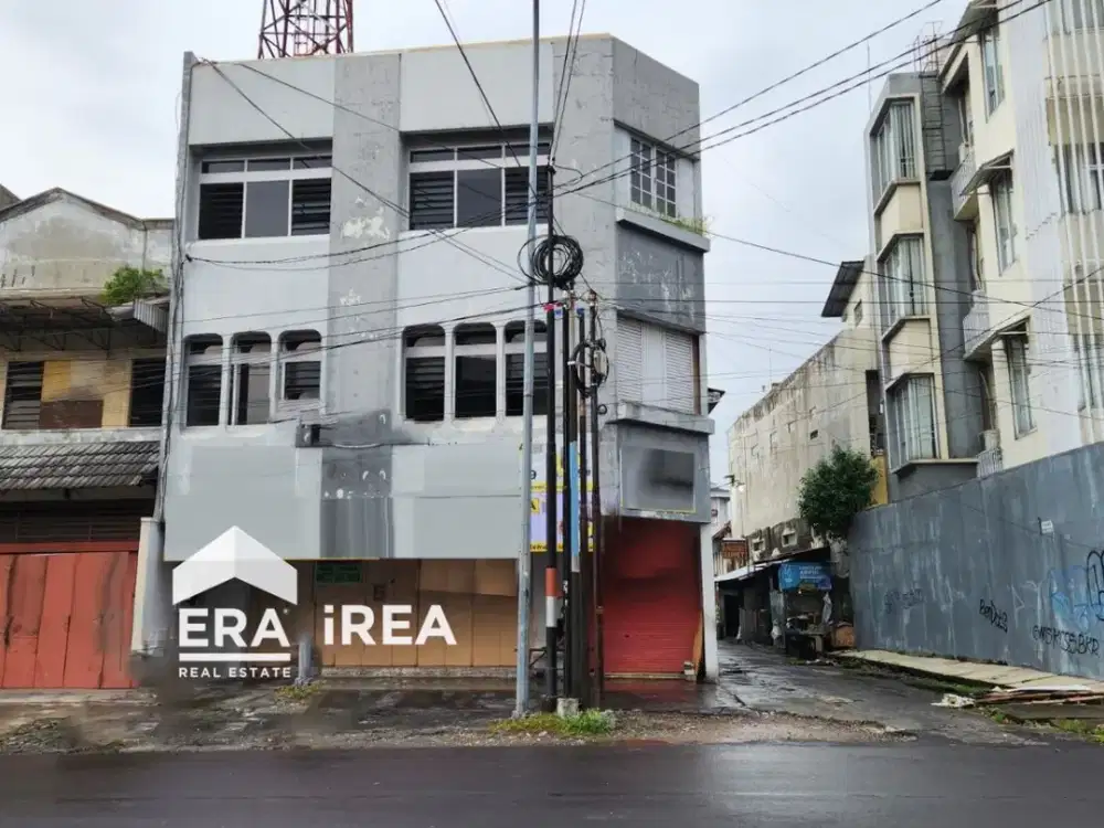 RUANG USAHA DISEWAKAN DI SOLO DEKAT PASAR KEMBANG DAN PLAZA MATAHARI SINGOSAREN