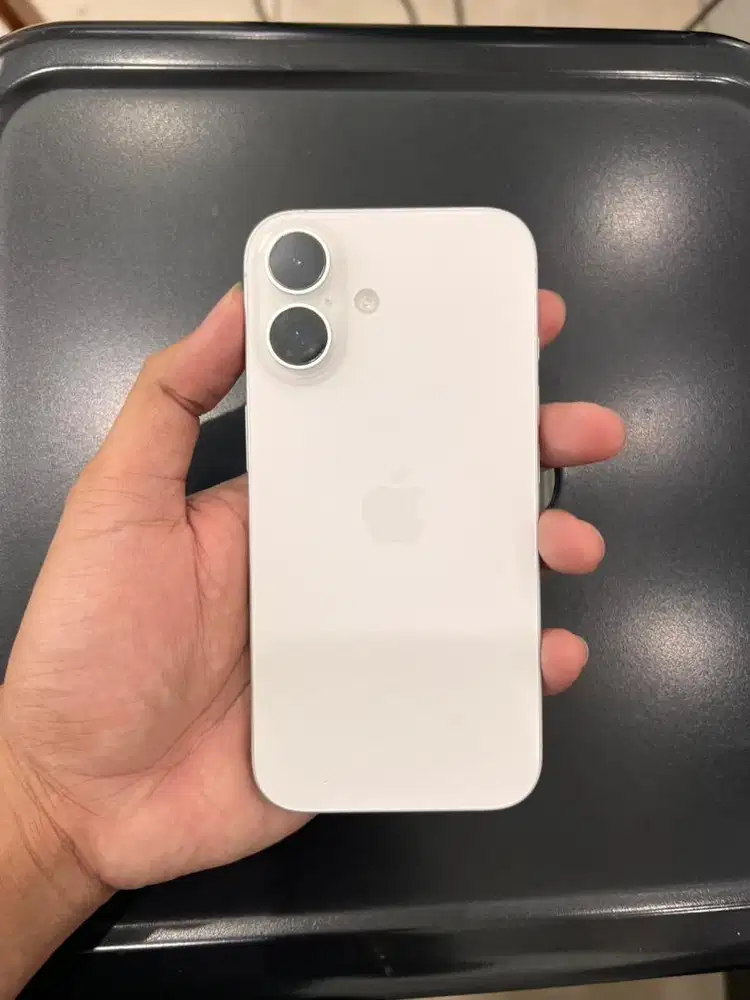 16 128 White Second Like New