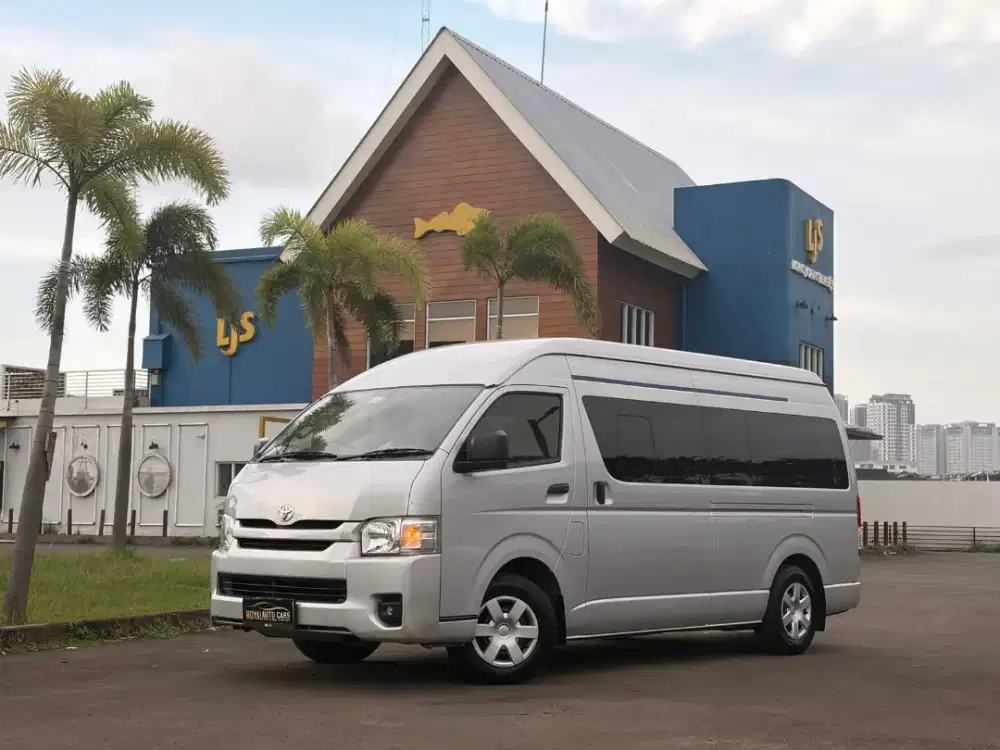 PAJAK PANJANG & LOW ODO Toyota Hiace 3.0 Commuter MT 2022