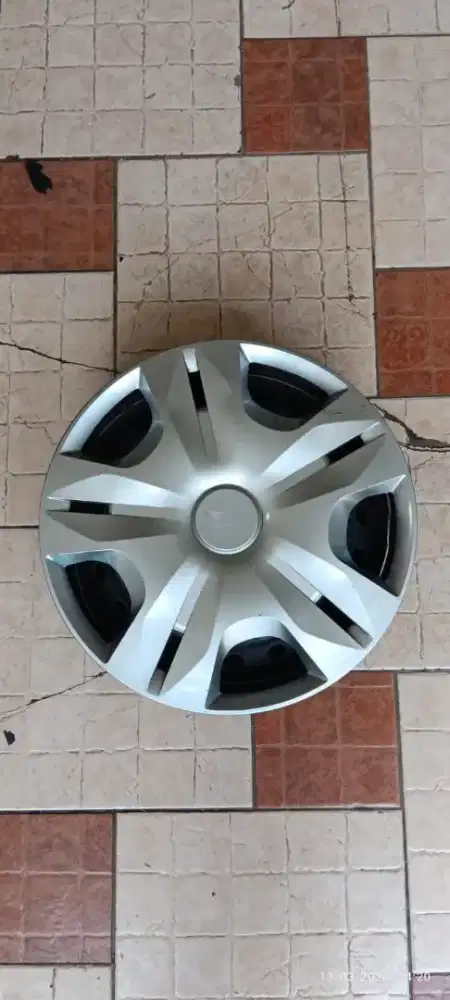 Velg Xenia 2015 tipe X R14 , Copotan Original Bawaan Mobil..