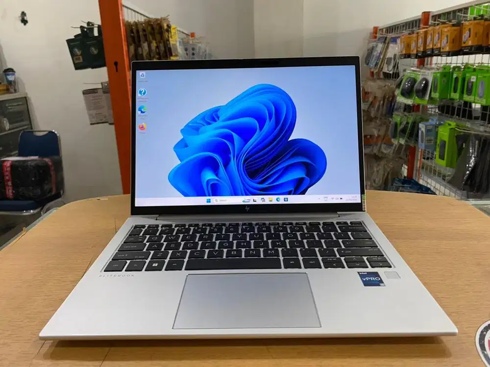 Laptop HP Elitebook 830 G9 Core i5Gen12 Ram 16GB SSD 256GB Slim Mulus