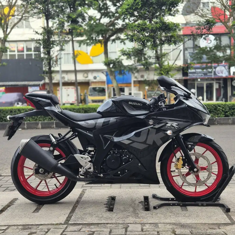 SUZUKI GSX 150R ABS 2021 HITAM KM 4K PAJAK PANJANG MULUS RASA BARU