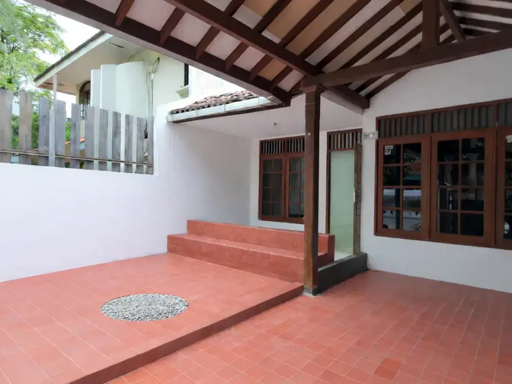 Rumah Sewa Rapi Siap Huni di Pelepah Hijau, Gading Pandawa, Kelapa Gading
