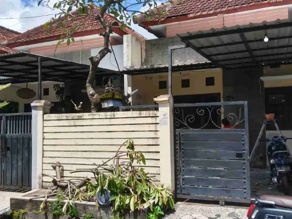 Di kontrakan rumah jalan Tukad Pancoran, Denpasar, Bali