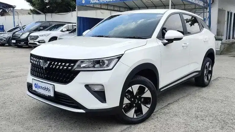 Pajak Panjang - Wuling Alvez 1.5 CE Bensin-AT 2024