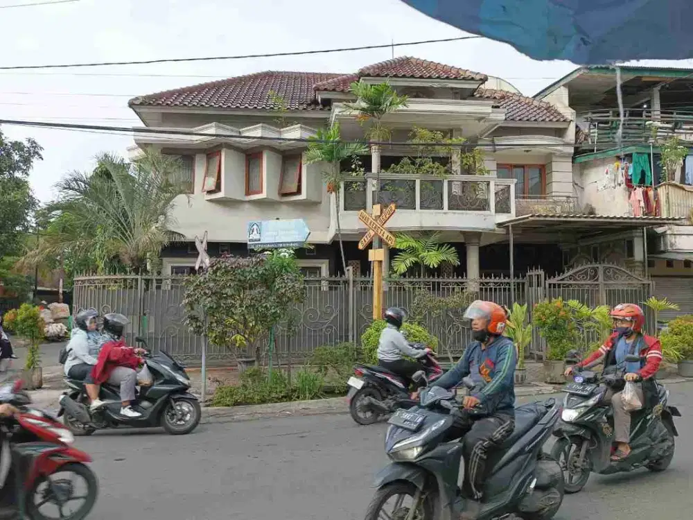 MURAH DISEWAKAN RUMAH USAHA SURABAYA SELATAN