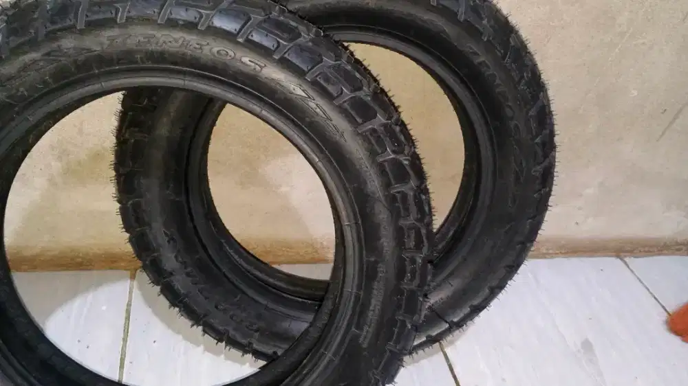 Ban baru Zeneos sepasang