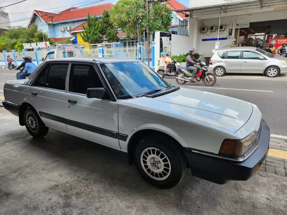 Jual mobil Honda Accord th 1985,warna putih,,pajak off 1x.