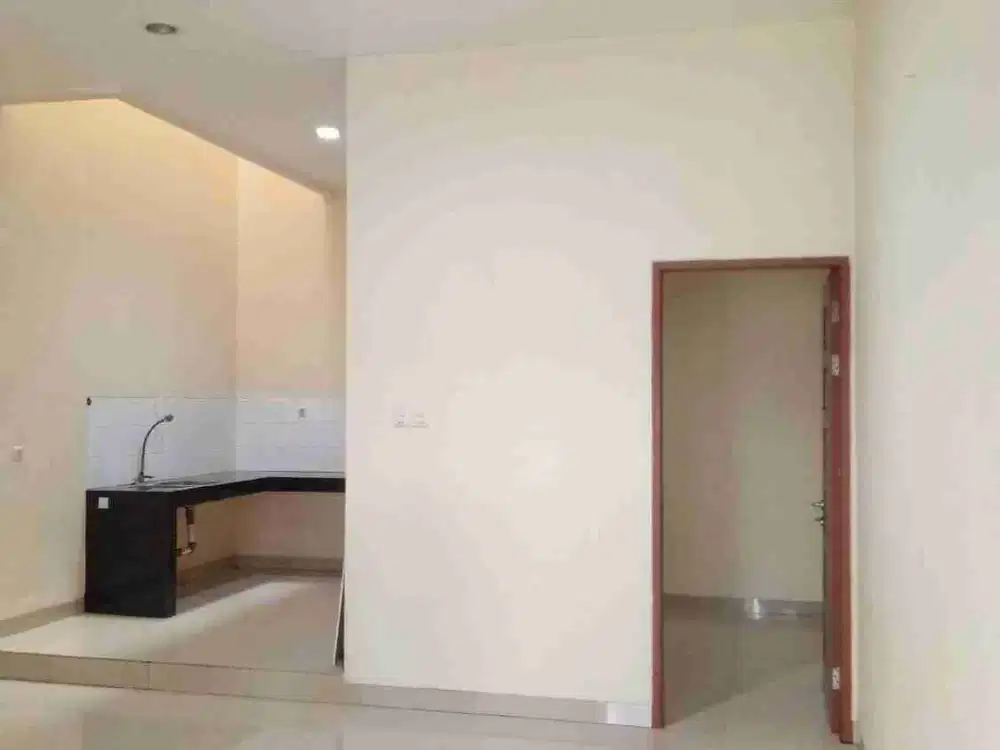 DISEWAKAN RUMAH RAPIH SIAP HUNI DI KOMPLEK CITRA GARDEN 5, KALIDERES
