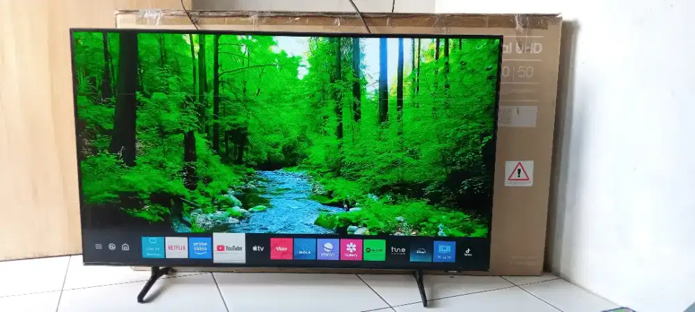 Samsung Smart 50 in UHD !! Ada Garis Garis