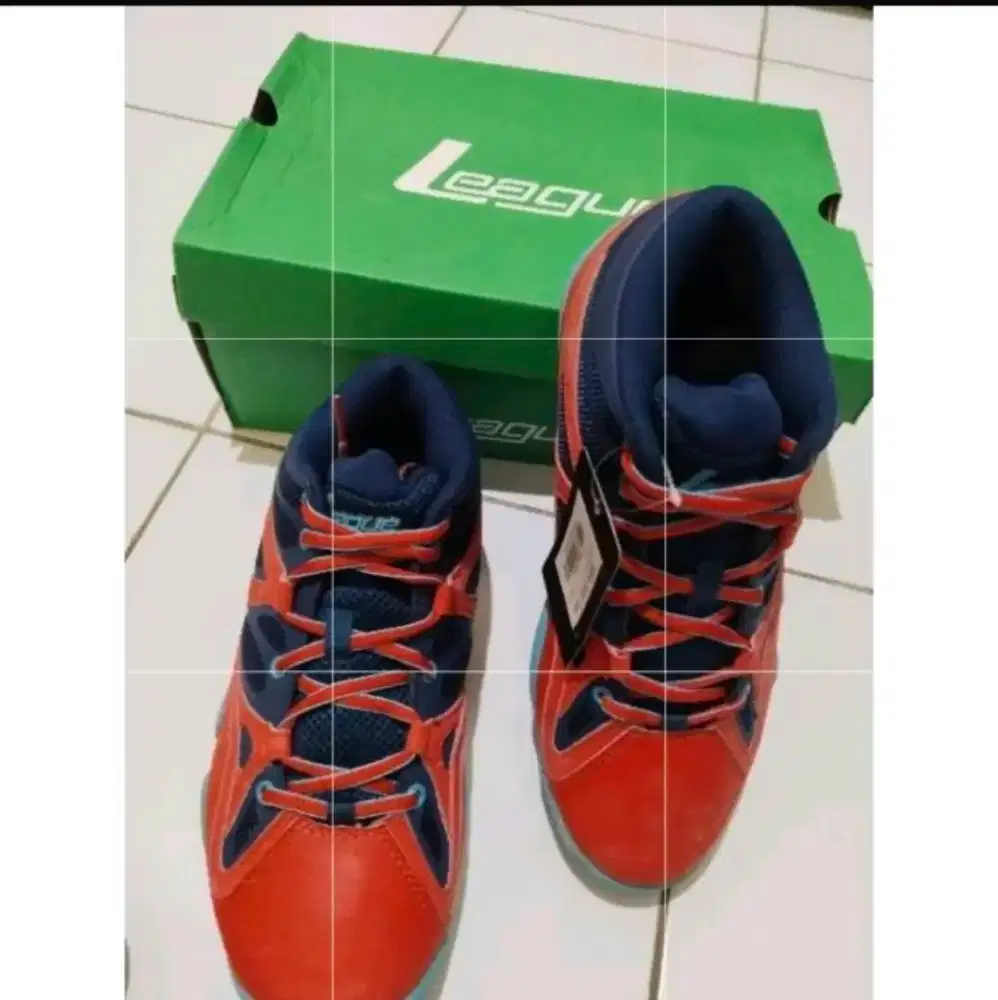 Sepatu league uk 41