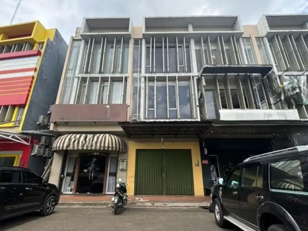 Disewakan Ruko Festive Garden 2,5 Lantai, Luas 177.5M2, Parkir Luas dan Tidak Berbayar, Cocok Djadikan Kantor, Klinik, Sekolah, Maupun Tempat Kuliner