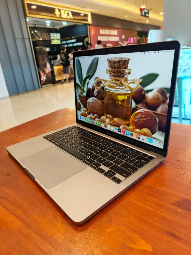 Macbook Pro M2 13 inch 2022