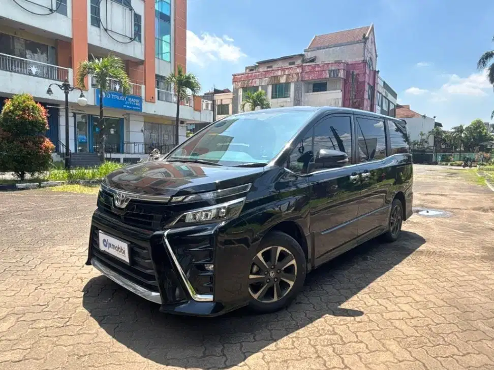 DP MURAH - Toyota Voxy 2.0 Bensin AT 2019 Hitam