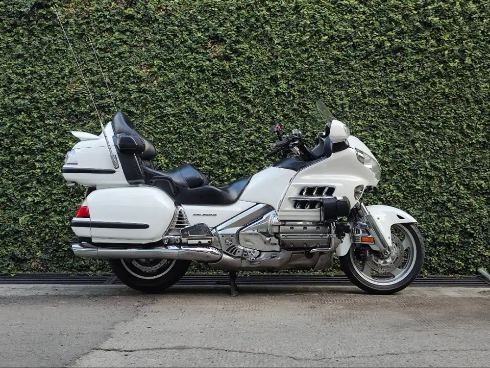 HONDA GOLDWING GL 1800 2011 FULLPAPER FULL SPEC SANGAT ISTIMEWA