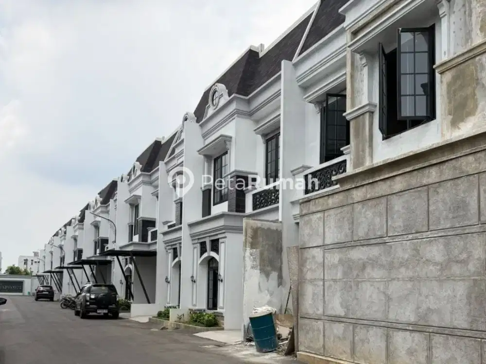 DIJUAL TOWNHOUSE JALAN BAKTI LUHUR KOMPLEK THE MARRIVOT - MEDAN HELVETIA