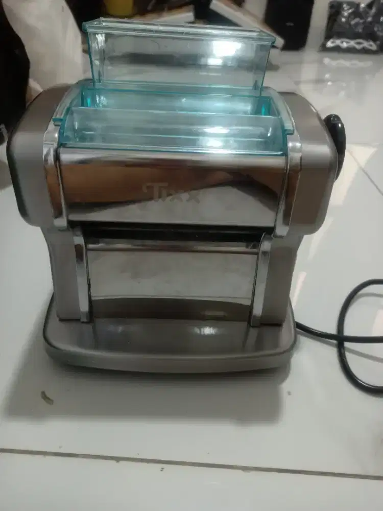 Alat penggiling mie ,cireng,molen ,kue bawang otomatis