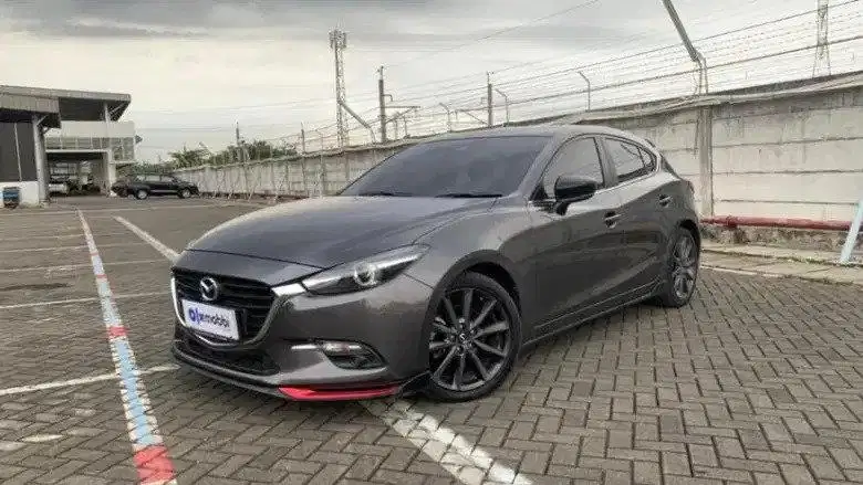 DP RENDAH - Mazda 3 2.0 Bensin-AT 2018