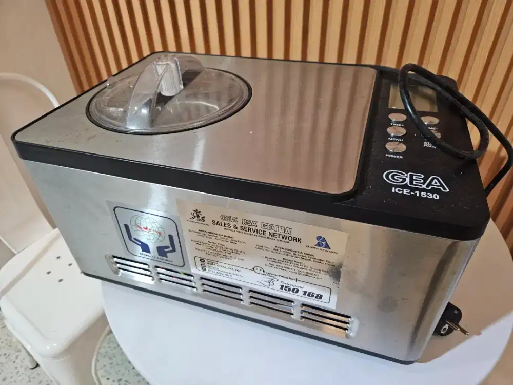 Mesin Pembuat Es Krim