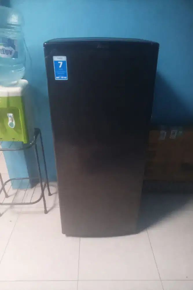 Kulkas freezer 3 bulan pakai jual murah aja
