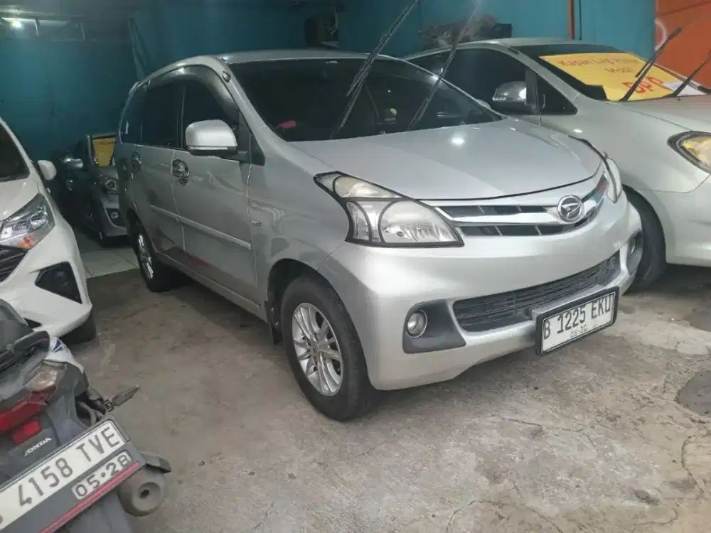 Daihatsu new Xenia R dlx mt th 2014