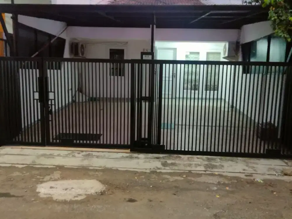 Di SEWA kan Rumah 1,5 lantai FULL-FURNISHDi KELAPA CENGKIR BARAT , Kelapa Gading Permai