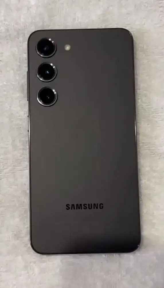 Samsung S23 hitam