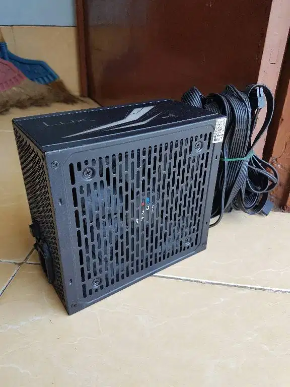 PSU Aerocool LUX 550w RGB 80+ Bronze 8 pin vga