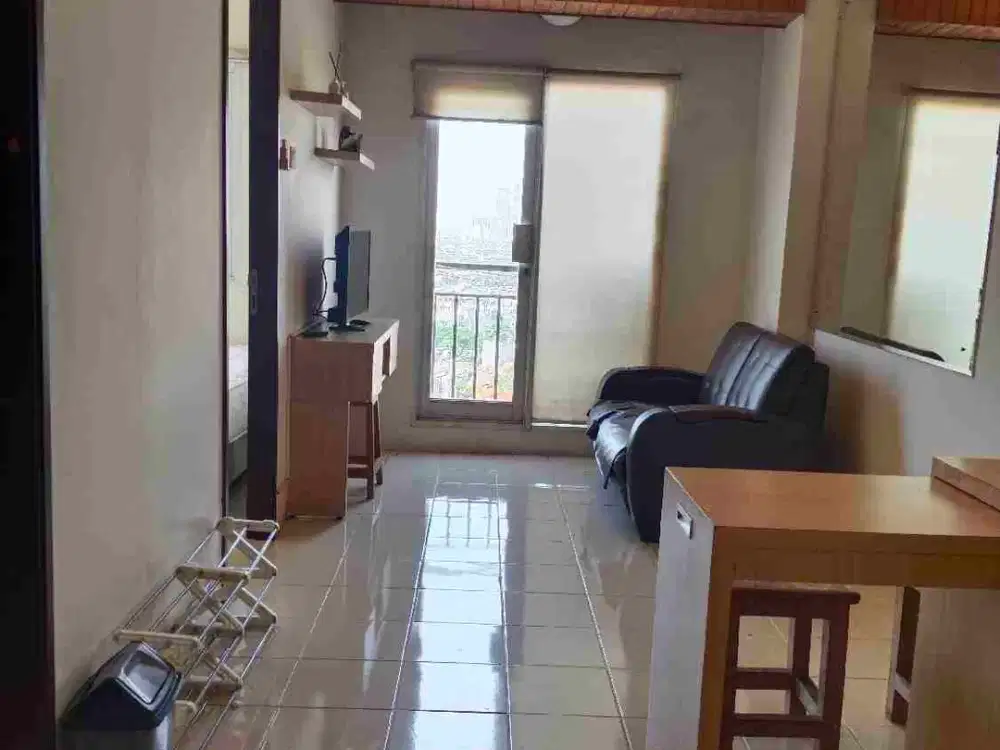 Disewakan 2 kamar tidur Hadap Timur tower A Furnis di Jakarta Barat