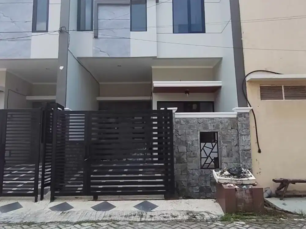 Rumah Mulyosari Tengah New Minimalis row 2 mobil