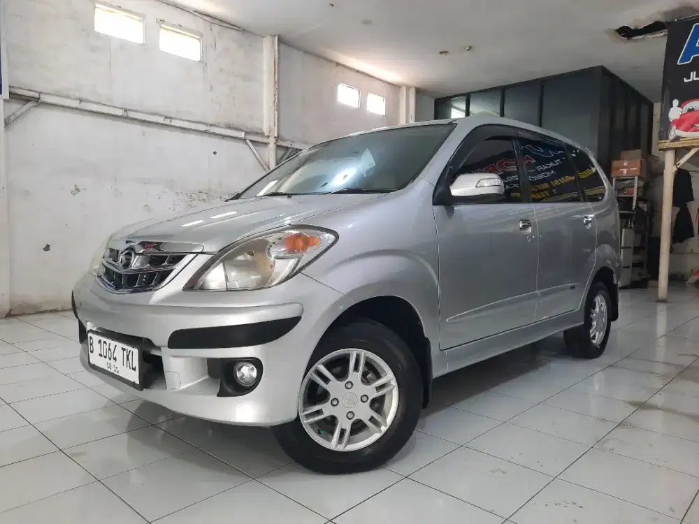 DAIHATSU XENIA XI FAMILY MANUAL 2010 SILVER