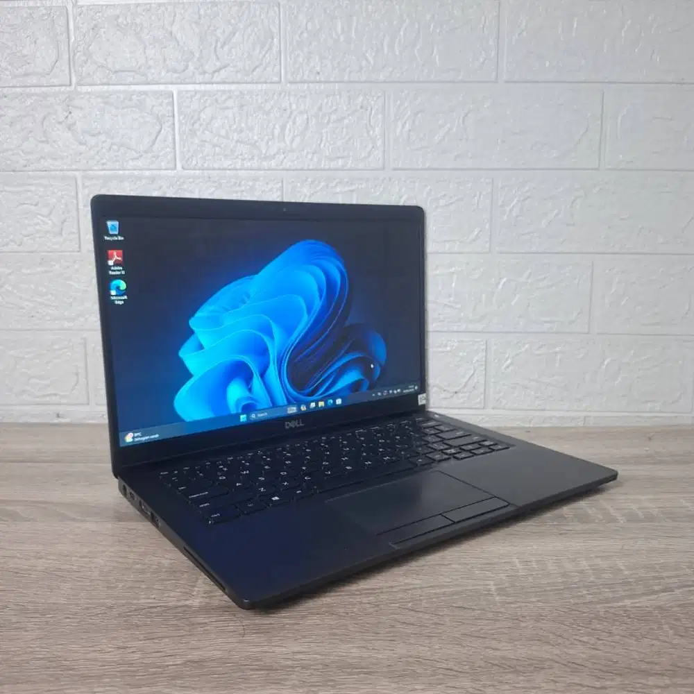 Laptop Dell Latitude 5300 Core i5 Gen8 RAM 8GB SSD 256GB 13.3in slim